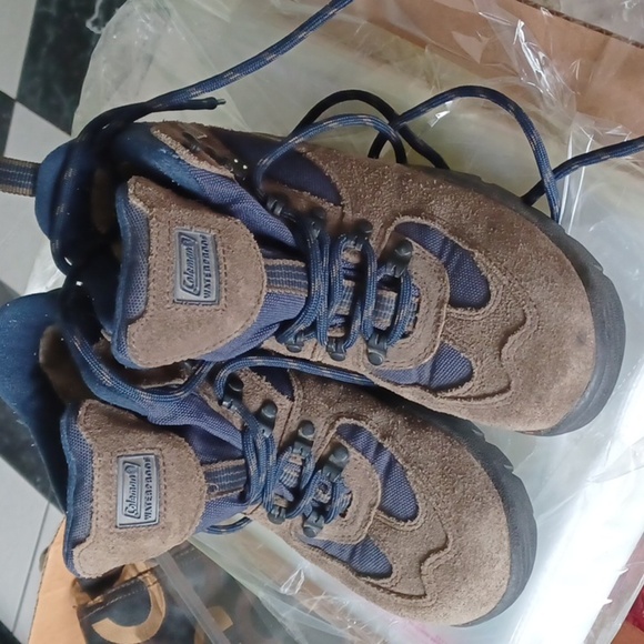 Coleman Hiking Boots, gortex, waterproof - Picture 1 of 6